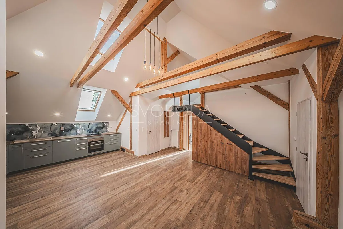 Pronájem bytu 3+kk 94 m²